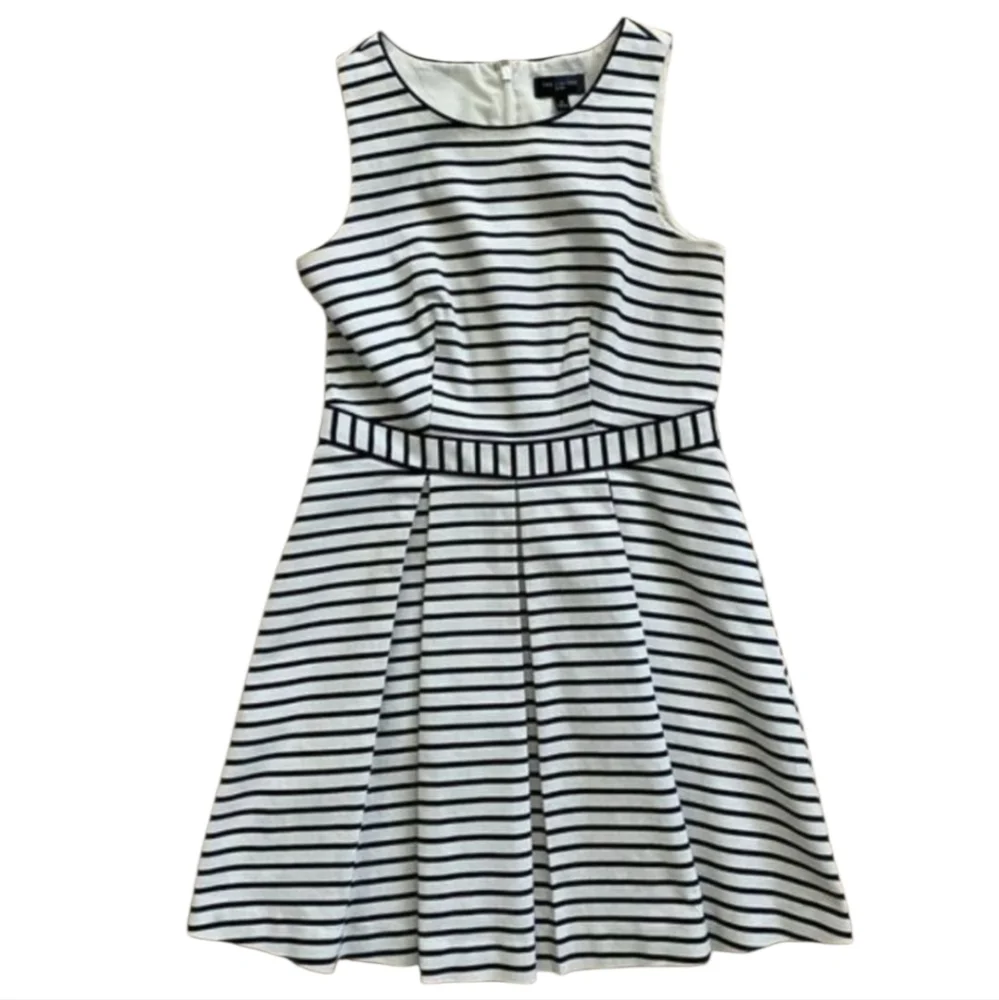 The Limited Black & White Striped Fit & Flare Sleeveless Dress Womens Size 10 - Picture 2 of 7